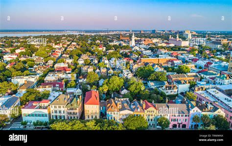 Rainbow Row in Downtown Charleston, South Carolina, USA Stock Photo - Alamy