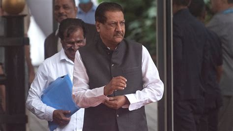 Cong leader slams Prithviraj Chavan for speaking against Rahul Gandhi ...