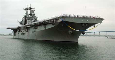 Naval Photos: USS Boxer (LHD 4)