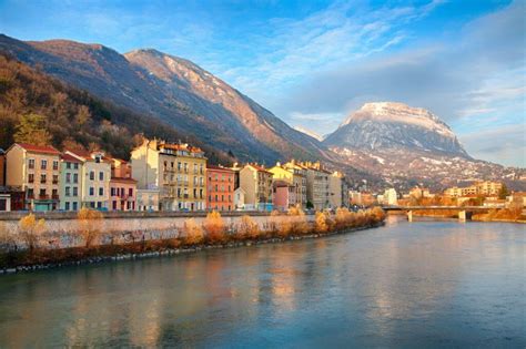 Grenoble Airport Guide | Snowcompare