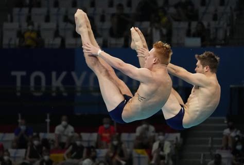 Andrew Capobianco, Michael Hixon Get Silver in Men's 3-Meter Synchro