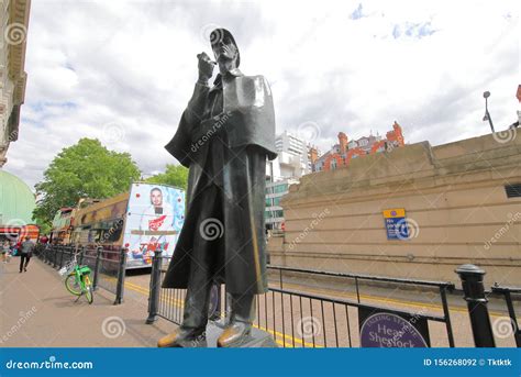 Sherlock Holmes Statue Baker Street London UK. Editorial Photography ...