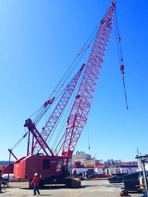 Derrick Crane Manitowoc 4000 W | Curtin Maritime Construction Services