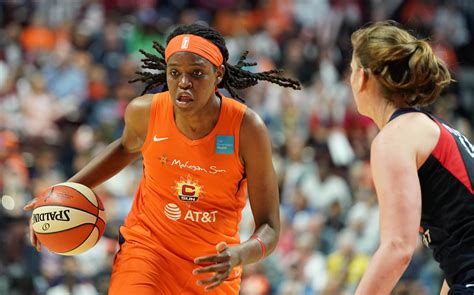 With an 'underdog' mentality, Connecticut's Jones snares WNBA MVP