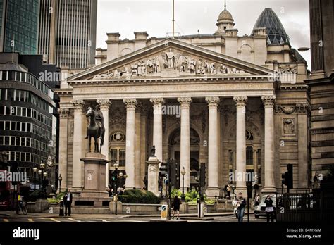 London stock exchange building hi-res stock photography and images - Alamy