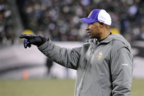 Vikings' Leslie Frazier drops 'interim' from his head coach title ...