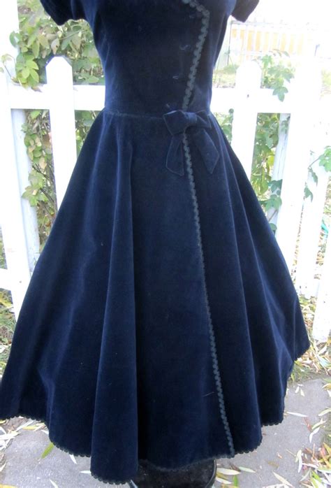 Vintage 1950's Midnight Blue Velvet Bomdshell Dress