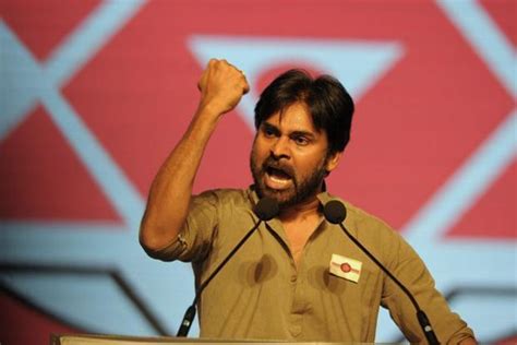 Pawan Kalyan Jana Sena Party symbol పవన్‌ 'పిడికిలి' బిగిస్తున్నాడు!