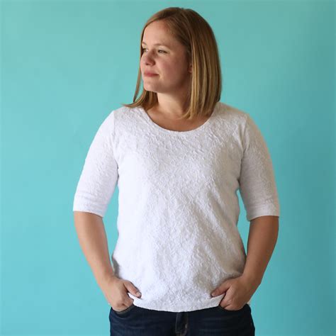 the classic tee in a relaxed fit | easy sewing tutorial - It's Always Autumn