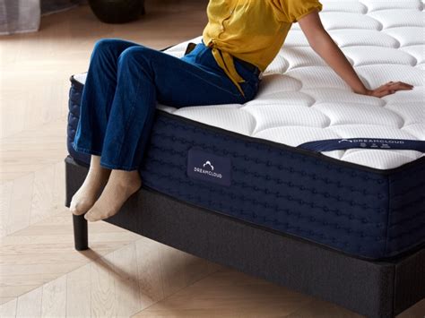 6 Ways DreamCloud Makes A Luxurious, Comfortable Mattress – New | DreamCloud