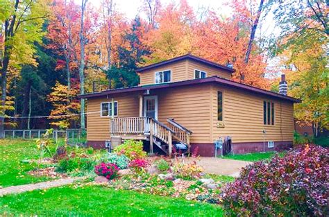 Family-Friendly Cabin Rental Located near Pictured Rocks, Michigan