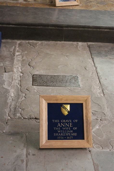 Picture: Tomb of Anne Hathaway,... - The Anne Boleyn Files