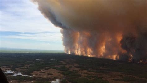 Feux de forêt au Canada, une urgence climatique qui dépasse les frontières