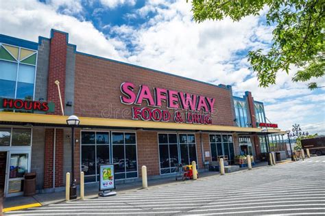 Safeway Grocery Store Entrance Editorial Image - Image: 64345270