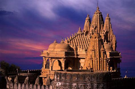 9 Indian Temples Whose Architecture Is So Brilliant You’ll Want To Visit Them Right Now! – Zoomcar