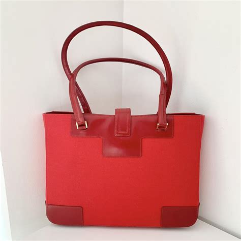 GUCCI Authentic Gucci Shoulder Bag Red Leather With... - Depop