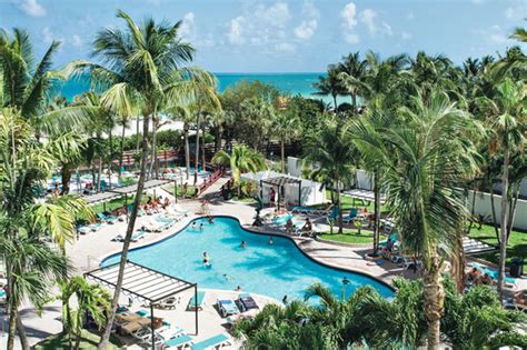 Hotel Riu Plaza Miami Beach: Pool & Spa Day Pass Miami | ResortPass