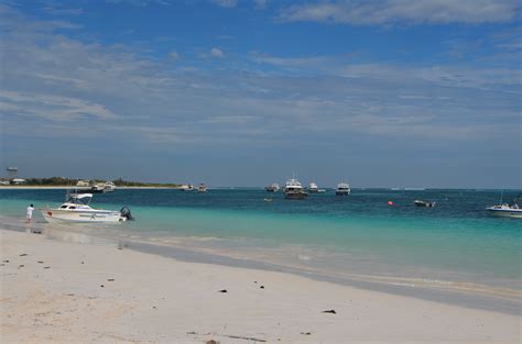 File:Indian Ocean at Lancelin.JPG - Wikimedia Commons