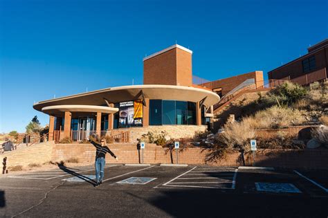 How to Visit The Meteor Crater and Barringer Space Museum in Arizona ...