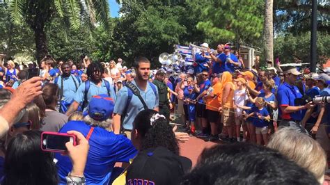 Florida Gators arrive at The Swamp for Gator Walk (Sept. 26, 2015) - YouTube