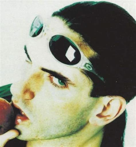 I really like this photo of Peter : r/typeonegative