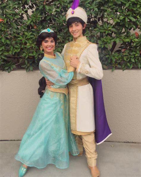 Jasmine covers up at Disney World with new conservative costume ...