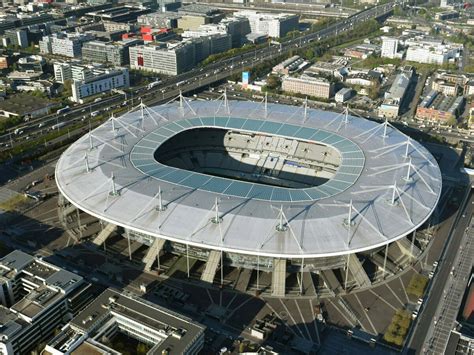 Paris Saint-Germain Considers Bid to Buy Stade de France - Bloomberg