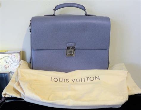 Louis Vuitton Grey Taiga Leather Vassili GM Taiga Glacier - Etsy