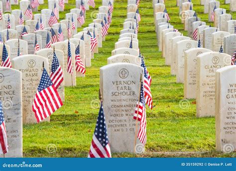 Rows Veteran Grave Markers With American Flags Editorial Photography - Image of evergreen ...