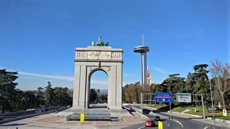 Faro de Moncloa observation deck : Madrid | Visions of Travel