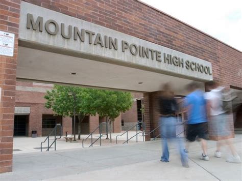 Mountain Pointe grad becomes 3rd-generation officer