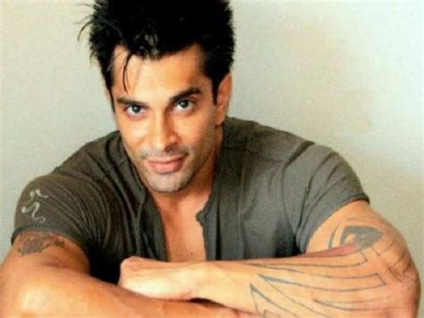 Karan Singh Grover gets another tattoo and this time it is Lord Shiva - Times of India