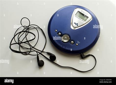 Sony cd walkman hi-res stock photography and images - Alamy