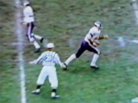 Biggest NFL Blooper Ever! Minnesota Vikings HOF Jim Marshall Runs The ...