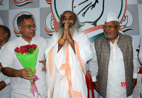 Lucknow: Acharya Pramod Krishnam at Congress office #Gallery - Social News XYZ