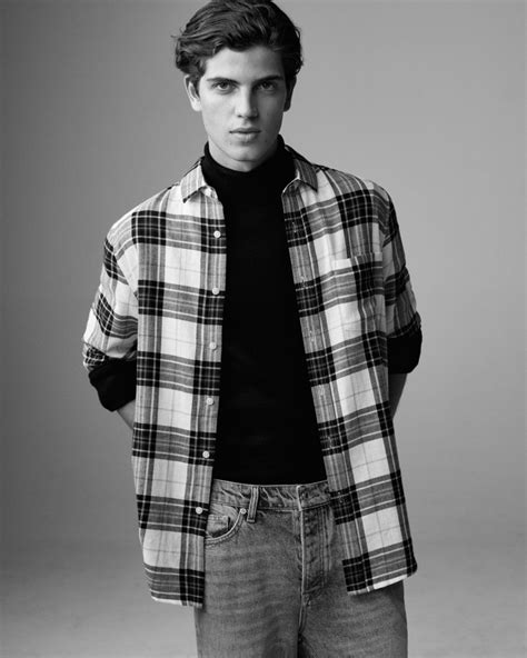 LUCAS PRADA model represented by M MANAGEMENT