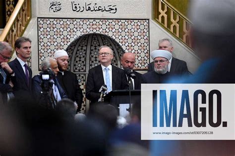 ANTHONY ALBANESE LAKEMBA MOSQUE SPEECH, Australian Prime Minister Anthony Albanese (centre