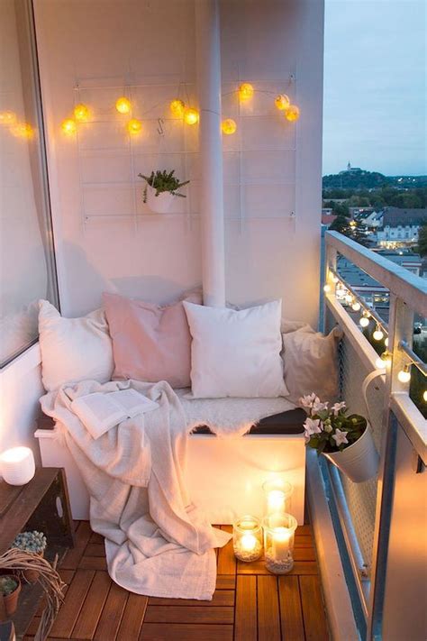 Cool 50+ Spring Balcony Ideas For a Queen https://gardenmagz.com/50-spring-balcony-ideas-for-a ...