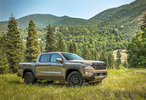 Edmunds: Nissan Frontier vs. Toyota Tacoma in 2022