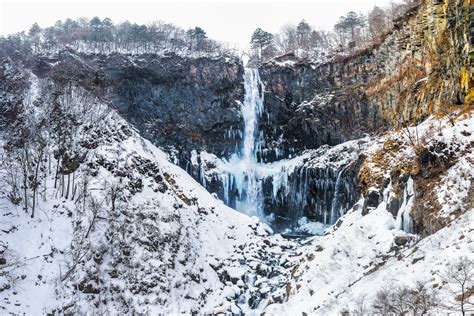 Frozen Kegon falls in Nikko, Japan : r/pics