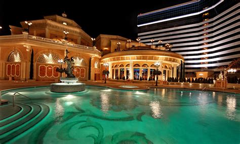 Resort Gallery | Peppermill Resort Hotel, Reno, NV | (866) 821-9996 ...