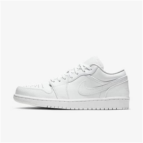 Jordan 1 White Shoes. Nike IN