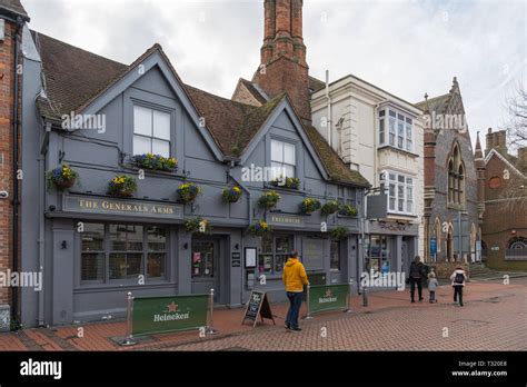 The Generals Arms public house in High Street, Chesham, Buckinghamshire ...