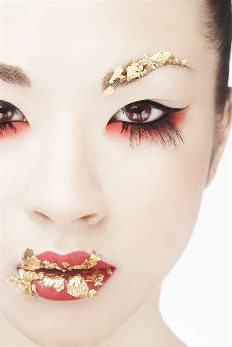 J'adore Fashion: GOLD MAKEUP | A DIFFERENT WAY TO GRAB ATTENTION!