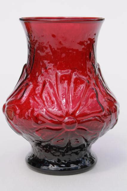 vintage Anchor Hocking royal ruby red glass vase, rainflower rain flower pattern