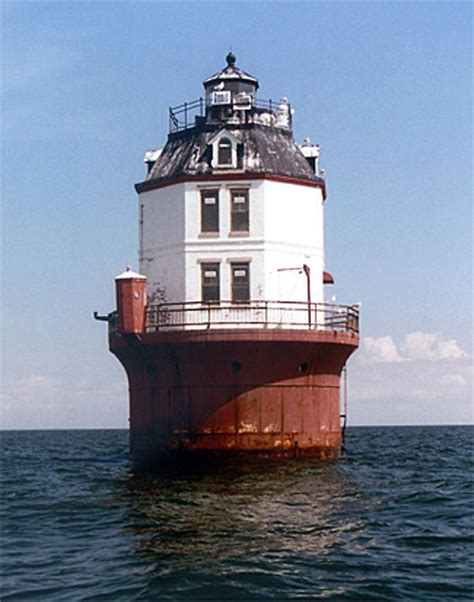 Chesapeake Bay | Lighthouse pictures, Beautiful lighthouse, Lighthouse ...