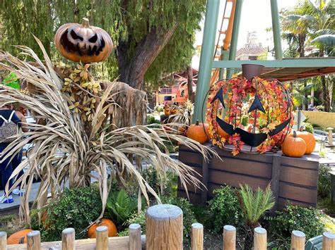 Video/Photos: Knott's Spooky Farm Brings Family-Friendly Halloween Frights Back to Knott's Berry ...