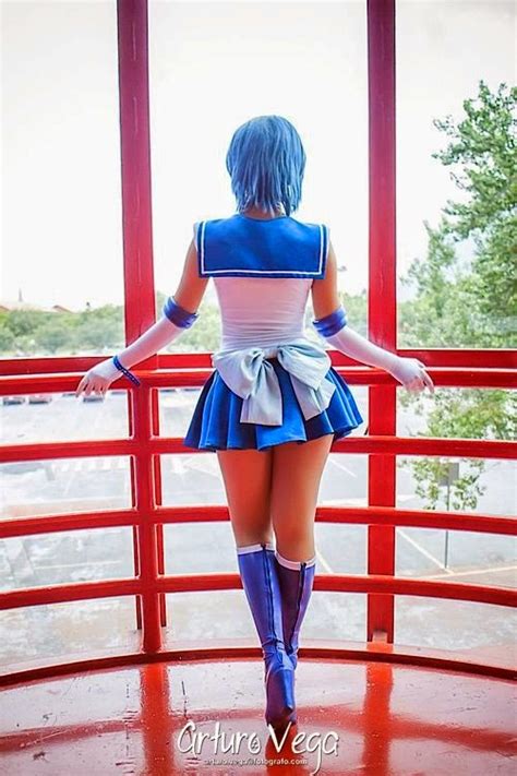 Sailor Moon: Sailor Mercury Cosplay