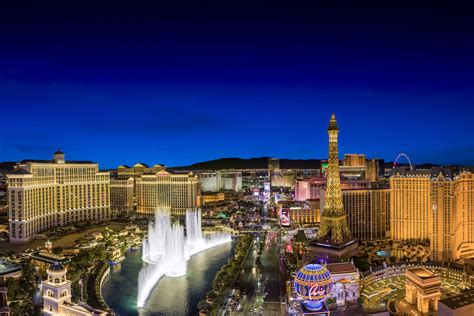 Things to do on the Las Vegas Strip at Night | Shows & Clubs