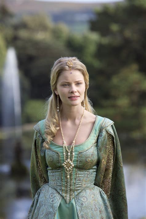 The Tudors - Season 2 Episode Still | Tudor costumes, Tudor fashion ...